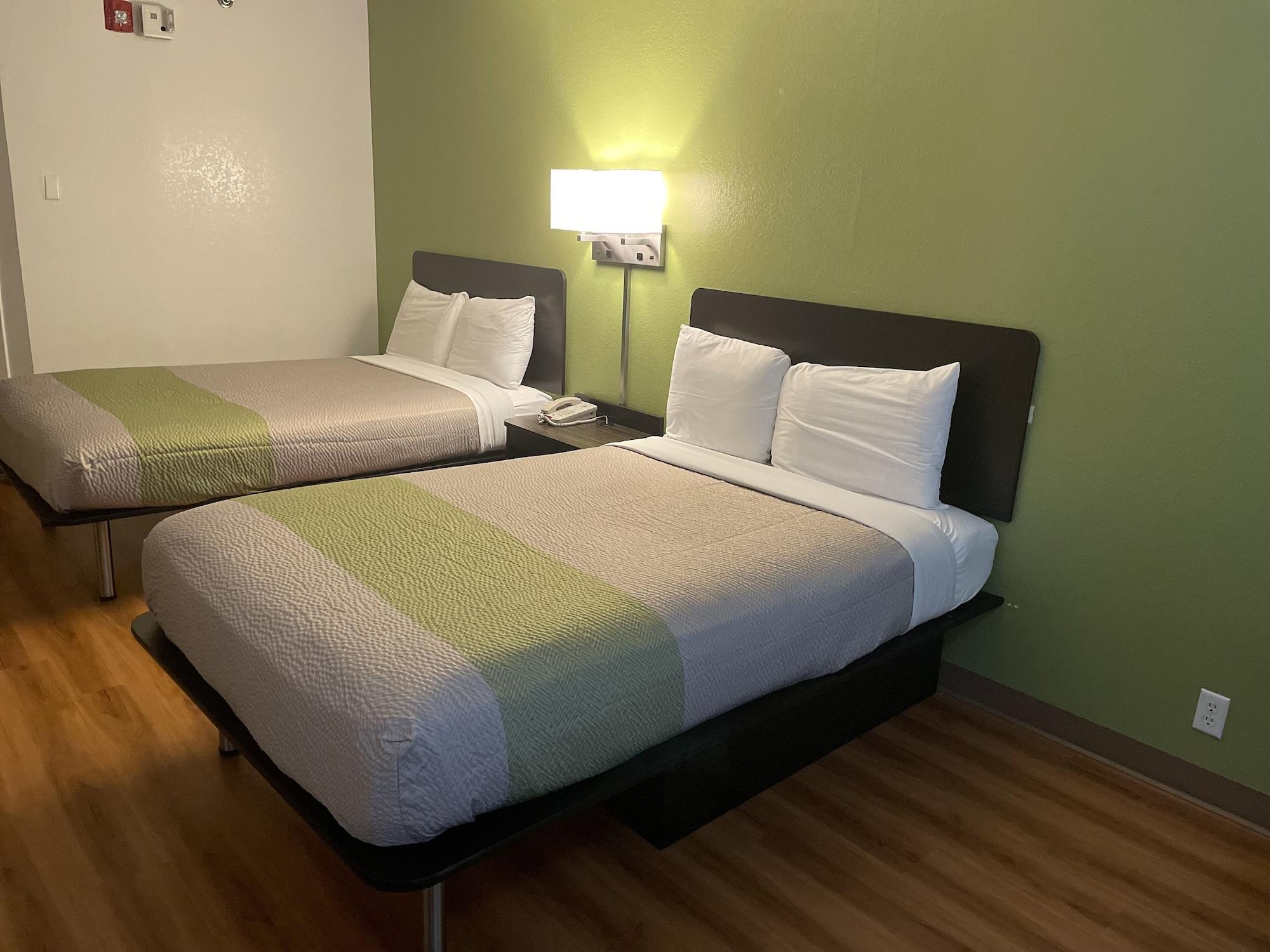 Hotel Willow Cleveland Willoughby